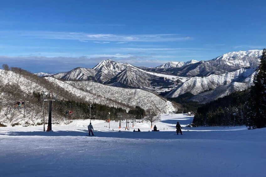 3 Hour Snowboard Lesson in Yuzawa