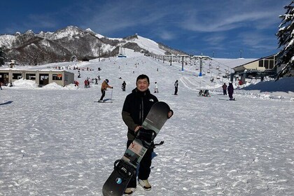 Japan Snowboard Lesson at the place in 73 min from Tokyo w/ GoPro