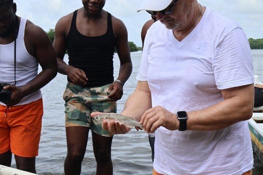 Artisanal Fishing of Crabs and Fish in Mangroves with Natives