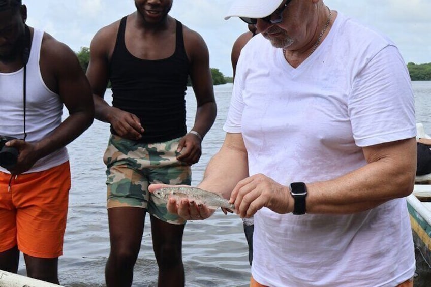 Artisanal Fishing of Crabs and Fish in Mangroves with Natives