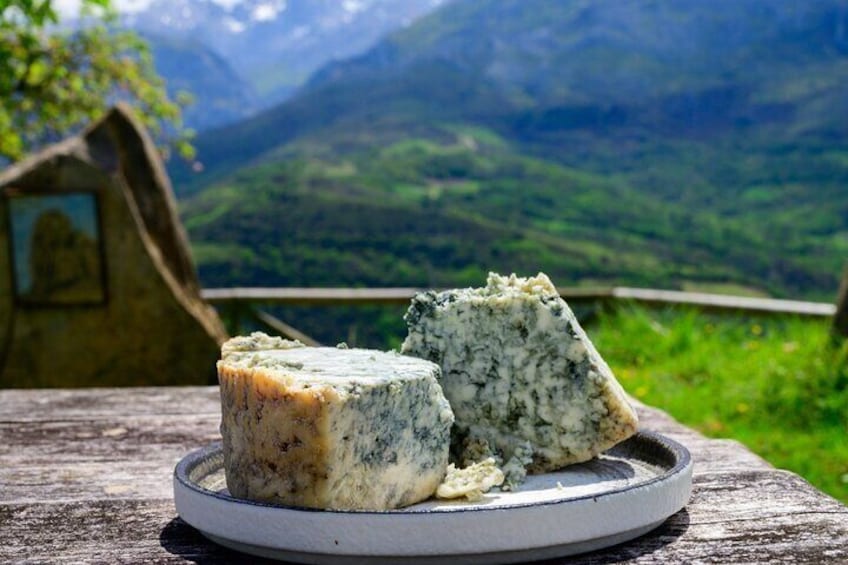 Picos de Europa: Bulnes, funicular and cheese Cabrales from Gijón