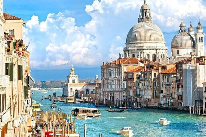 Venice Full-Day Tour from Milan with Boat Cruise Across the Canal