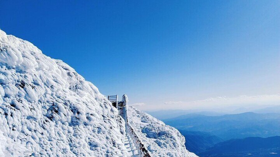 Jiaozi Snow Mountain Sunrise Summit Hike Overnight Tour