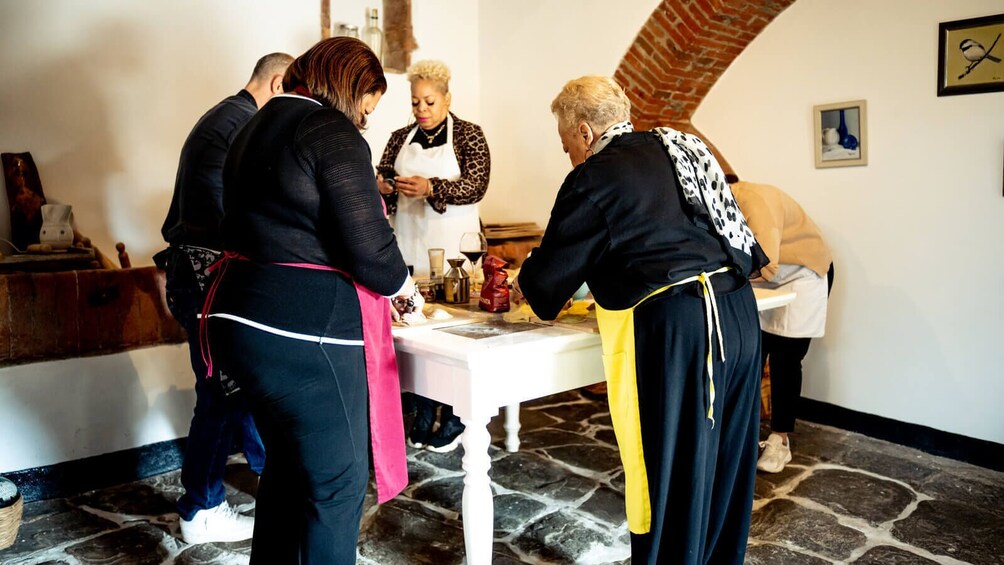 Siena: Tuscan Cooking Class in Chianti Farm