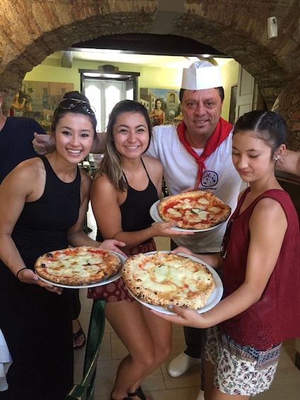 Naples: Neapolitan Pizza Making Class – Authentic Experience