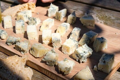 From Cangas de Onís: Bulnes, funicular and cheese Cabrales