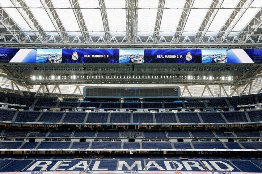 Small Group Guided Tour in Santiago Bernabéu Stadium