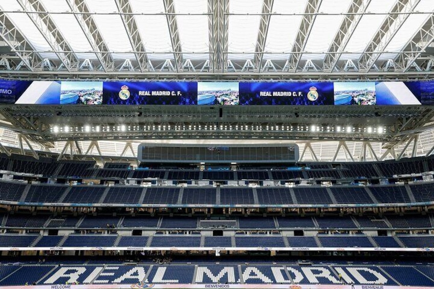 Small Group Guided Tour in Santiago Bernabéu Stadium
