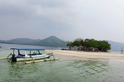 Explore Five Secret Island in West Sekotong Full Day Snorkelling