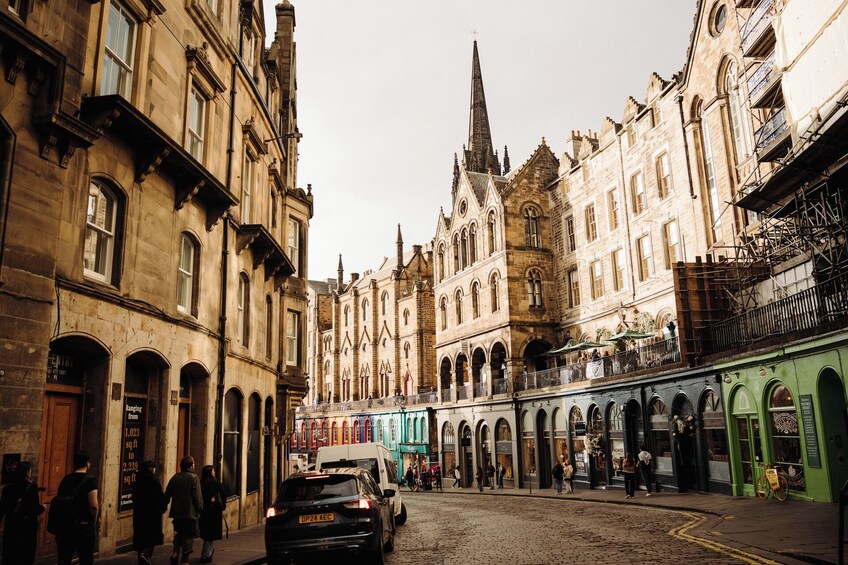 Edinburgh in a Day Tour with Castle, Royal Mile & Holyrood