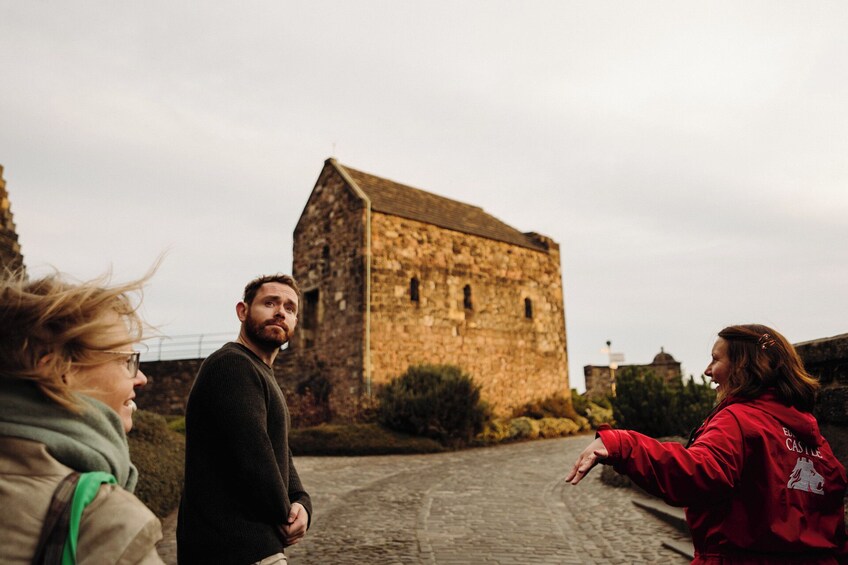 Edinburgh in a Day Tour with Castle, Royal Mile & Holyrood