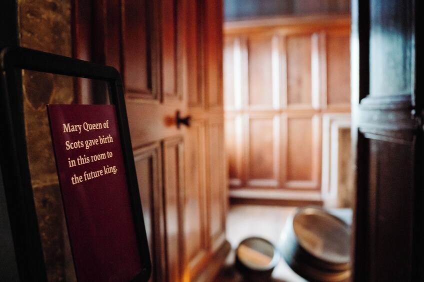 VIP Private Early Access Edinburgh Castle Tour