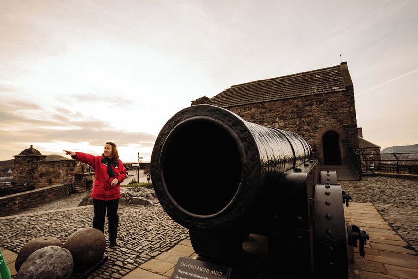 VIP Private Early Access Edinburgh Castle Tour