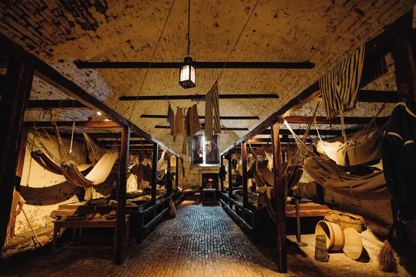 Edinburgh in a Day Tour with Private Early Access to Edinburgh Castle