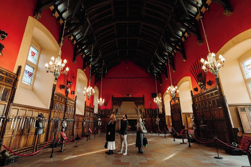 Edinburgh in a Day Tour with Private Early Access to Edinburgh Castle