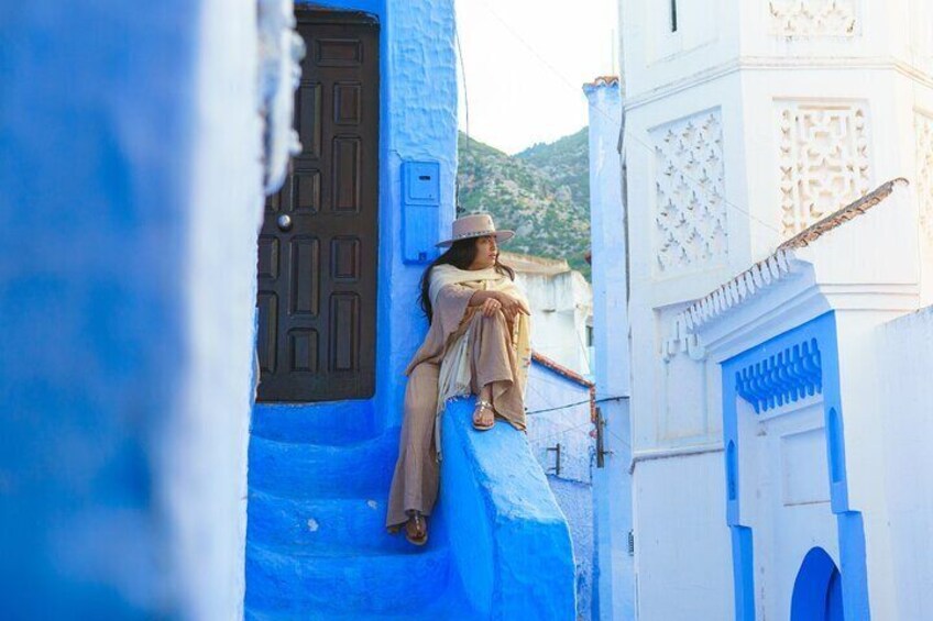 Photoshoot in Chefchaouen with Local Expert Photographer