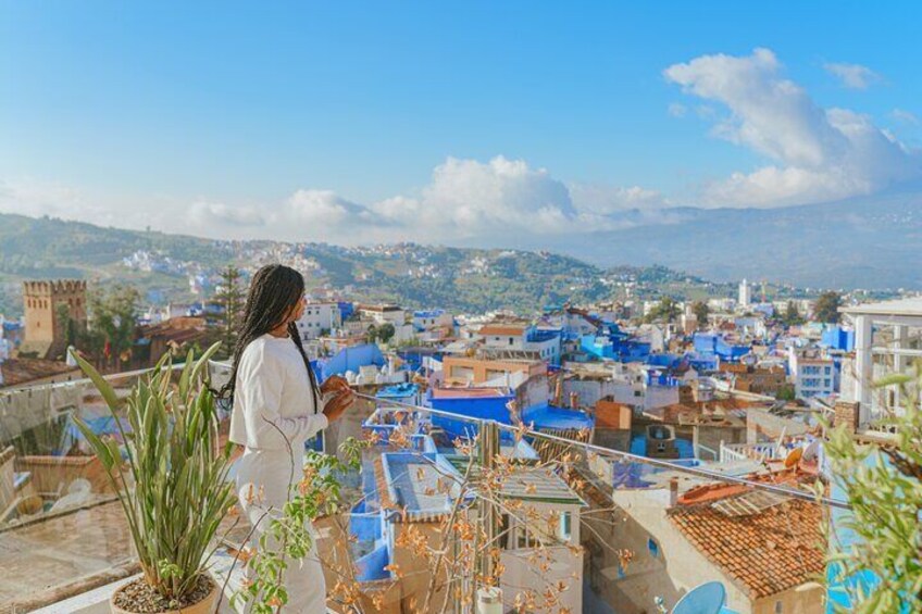 Photoshoot in Chefchaouen with Local Expert Photographer