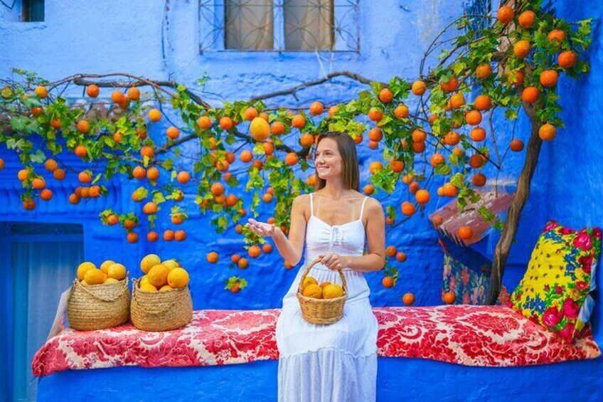 Photoshoot in Chefchaouen with Local Expert Photographer