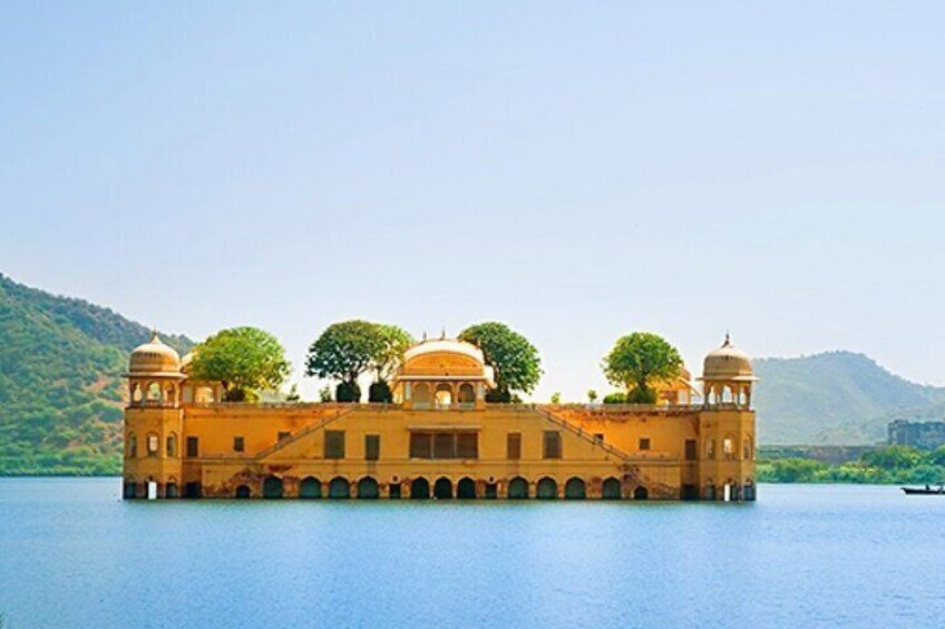 8 Days Golden Triangle Tour with Ranthambore Safari