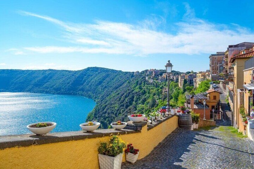 Castel Gandolfo tour with wine tasting