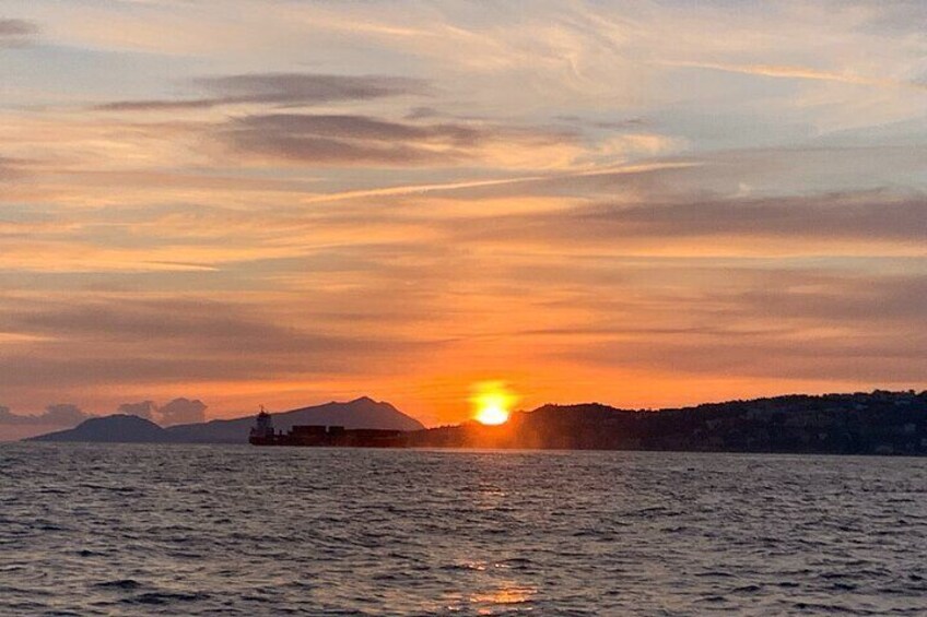 Mount Vesuvio Hiking and Sunset Aperitf Naples Bay
