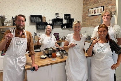 Clase de cocina húngara con platos icónicos