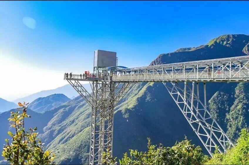 Cloud Dragon Skywalk and Silver Waterfall Private Tour From Sapa