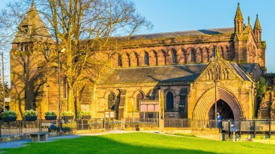 Chester City Walking Tour with an APP