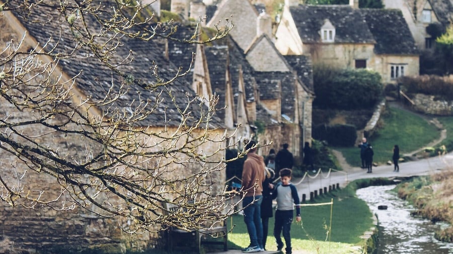 Classic Cotswolds Villages: Private Luxury Car Tour from London