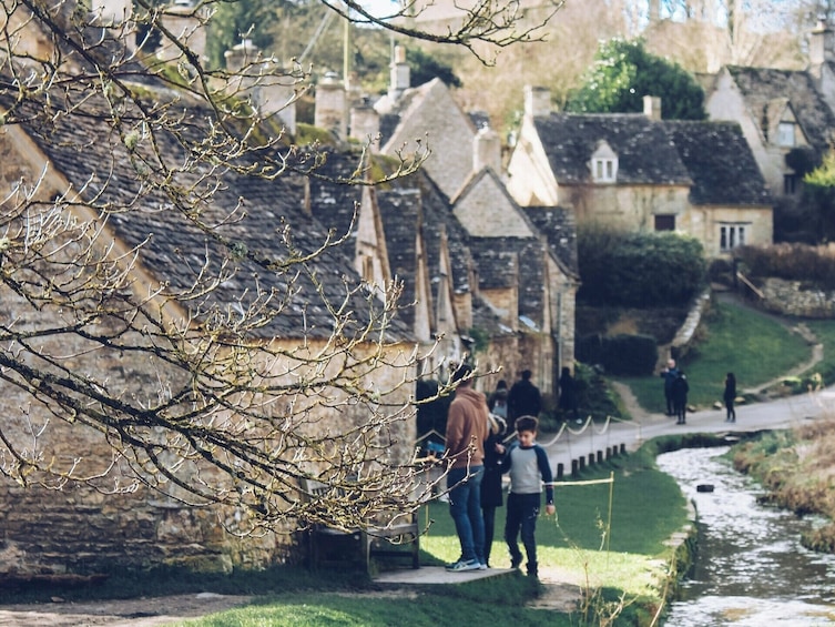 Classic Cotswolds Villages: Private Luxury Car Tour from London