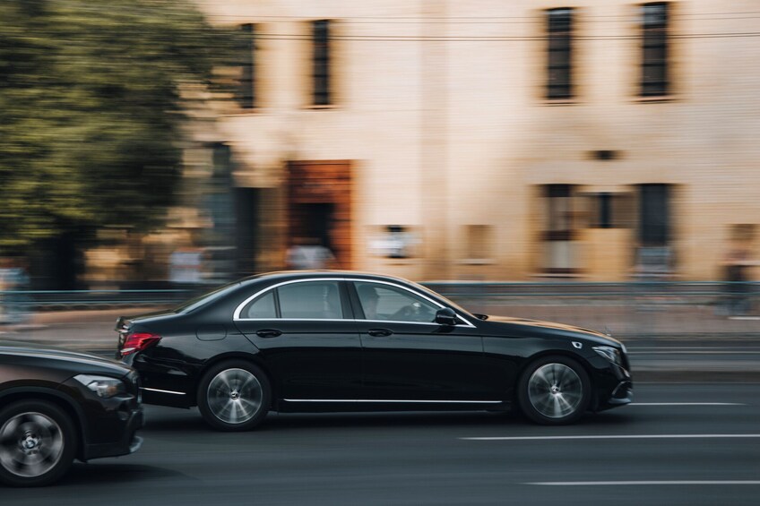 Windsor Castle & Hampton Court Palace: Private Luxury Car Tour