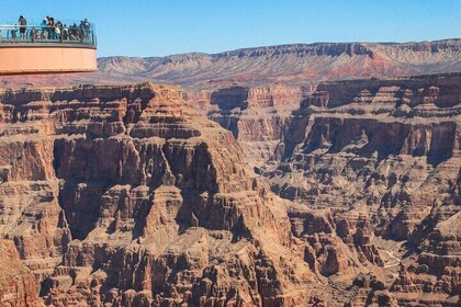 Vertigo From Infinity In The Heart Of The Desert Grand Canyon Skywalk