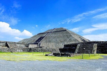 Tur til Teotihuacán med panoramabus med frokostmulighed