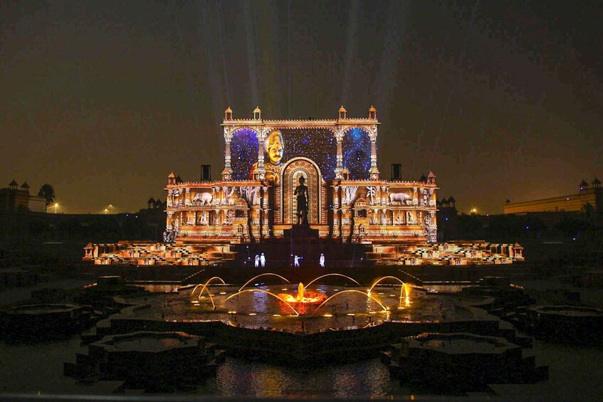 Picture 12 for Activity New Delhi: Akshardham temple with musical light and fountain