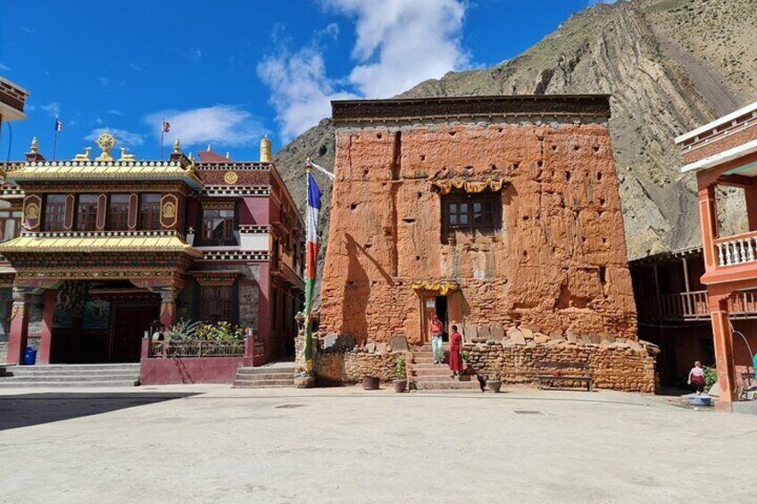 Close Up Lower Mustang in 3 Day with 4WD Jeep from Pokhara