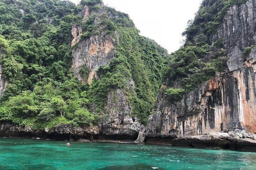 Full Day Tour in Phi Phi Island by Cruise