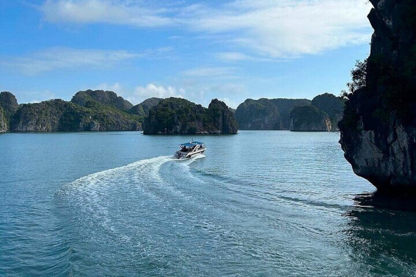 Discover Lan Ha Bay: Exclusive 2-Hour Canoe Tour from Tuan Chau