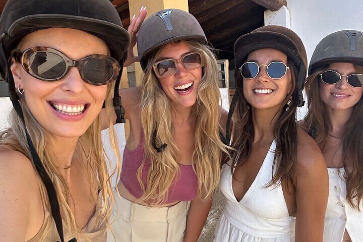 Barcelona: Scenic Vineyard Horseback Ride & Wine Tasting & Tapas