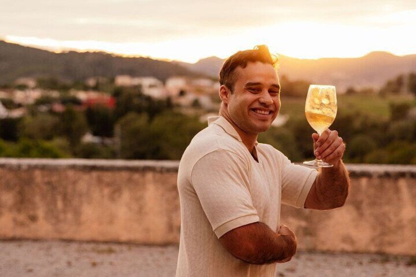 Beautiful Sunset Wine Tasting Tour in Penedès