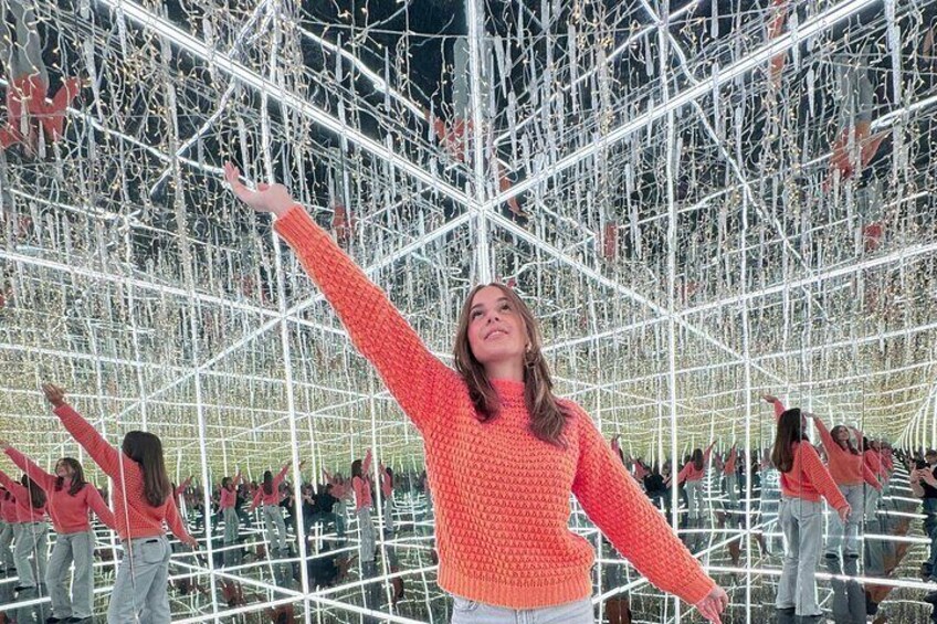 Infinity ice crystal mirror room