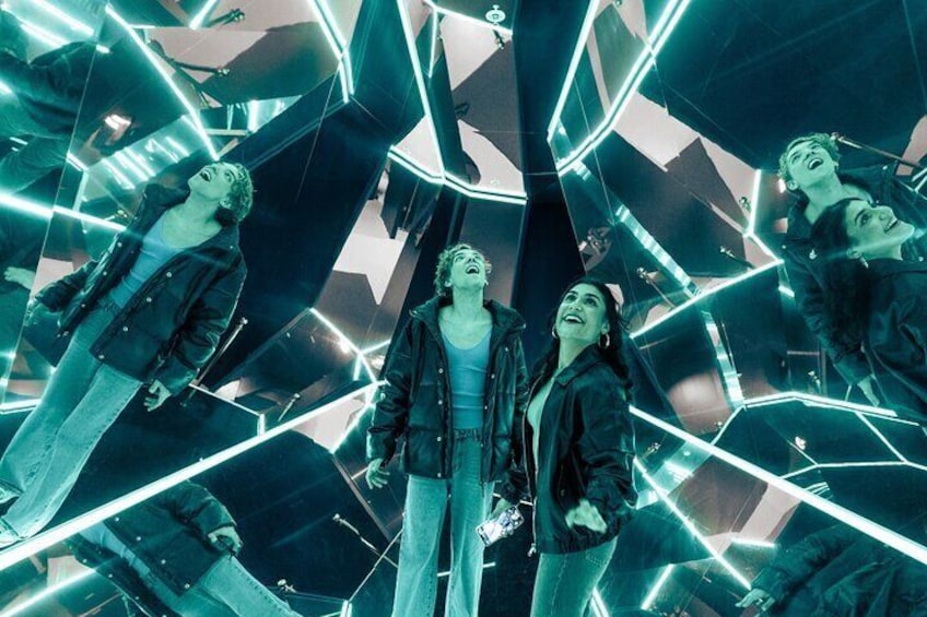 Bavarian Diamond mirror tunnel