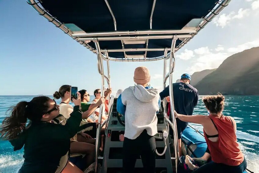 5-Hour Na Pali Coast Raft & Snorkel Adventure, dolphin sighting guarantee