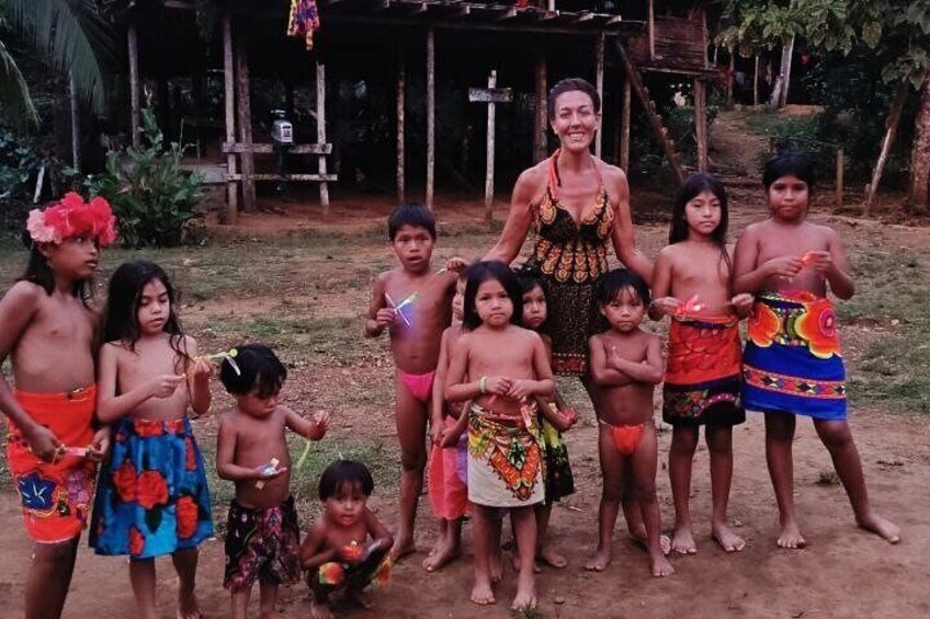 Overnight Adventure: Live with the Emberá Tribe
