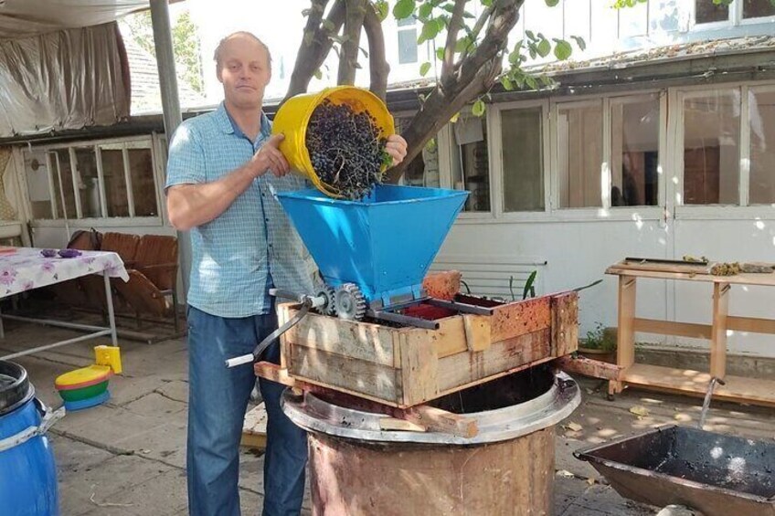 Ivanovka Homemade Wine tour with Local lunch