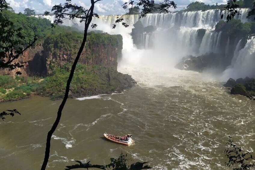 Tour to Iguassu Falls on the Brazilian and Argentine Sides