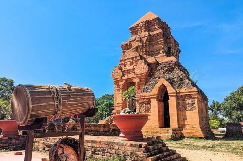 Day Tour Mui Ne Nature Sand Dunes, Ponashu Cham Tower | Vietnam