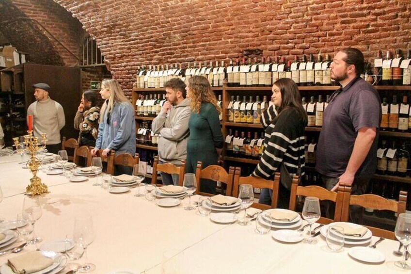 Madrid Tapas, Wine and History Tour