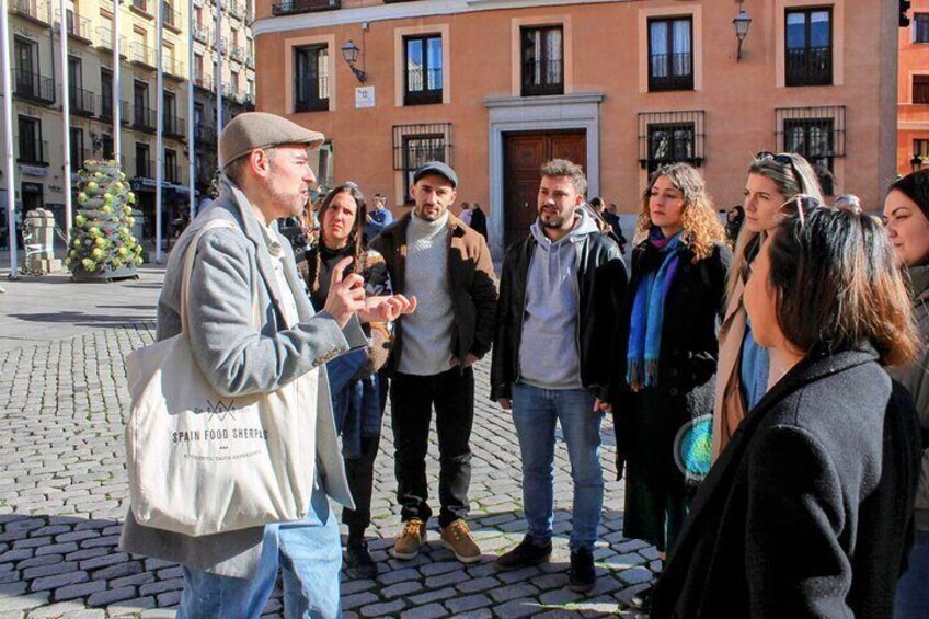 Madrid Tapas, Wine and History Tour