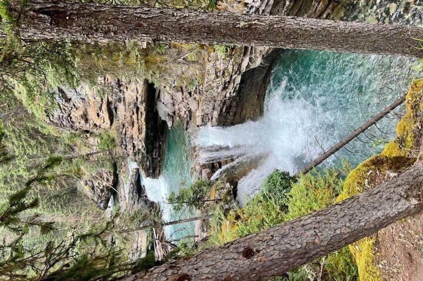 Discover Banff, Moraine Lake, Lake Louise, Johnston Canyon Tour
