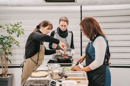 Korea Cooking Class with 3 stars Michelin Chef & Content creators